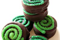 St. Patrick’s Day Chocolate-Covered Oreos Recipe