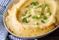 Creamy Cheddar Mashed Potatoes Recipe for Comforting Sides