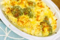 Cheesy Cauliflower and Broccoli Bake: Creamy Oven Casserole