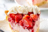 Decadent Strawberry Cream Pie Recipe with Fresh Berries