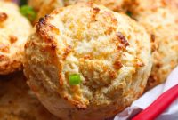 Copycat Cheddar Bay Biscuits Recipe — Soft Cheesy Garlic Biscuits