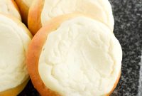 Vatrushka: Russian Sweet Cheese Buns Recipe