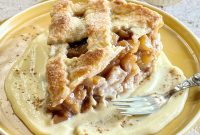 Crispy Fried Apple Pie Recipe with Caramel Sauce