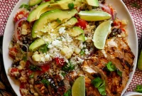 Flavorful Grilled Chicken Quinoa Bowls with Lemon Herb Dressing