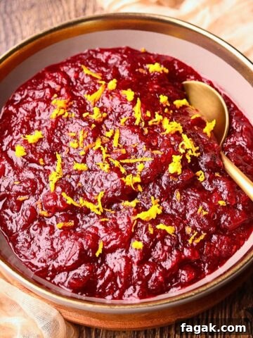 Maple vanilla, cranberry sauce in a serving bowl.