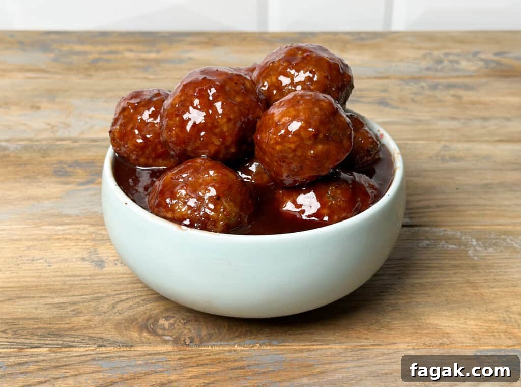 Meatballs in a bowl 