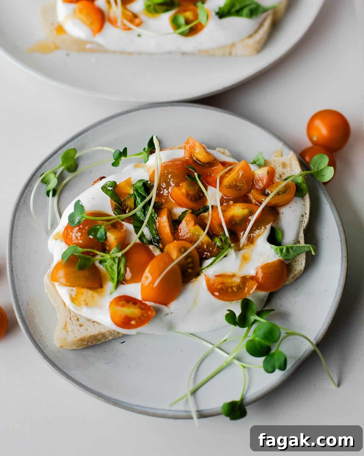 How to make whipped cottage cheese toasts