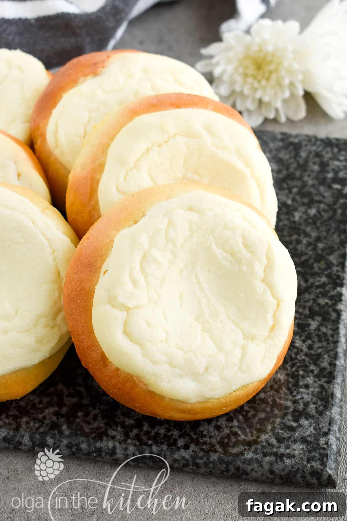 Sweet Cheese Filled Buns (Vatrushka Recipe): freezer-friendly, soft and fluffy sweet buns filled with smooth farmer’s cheese filling.