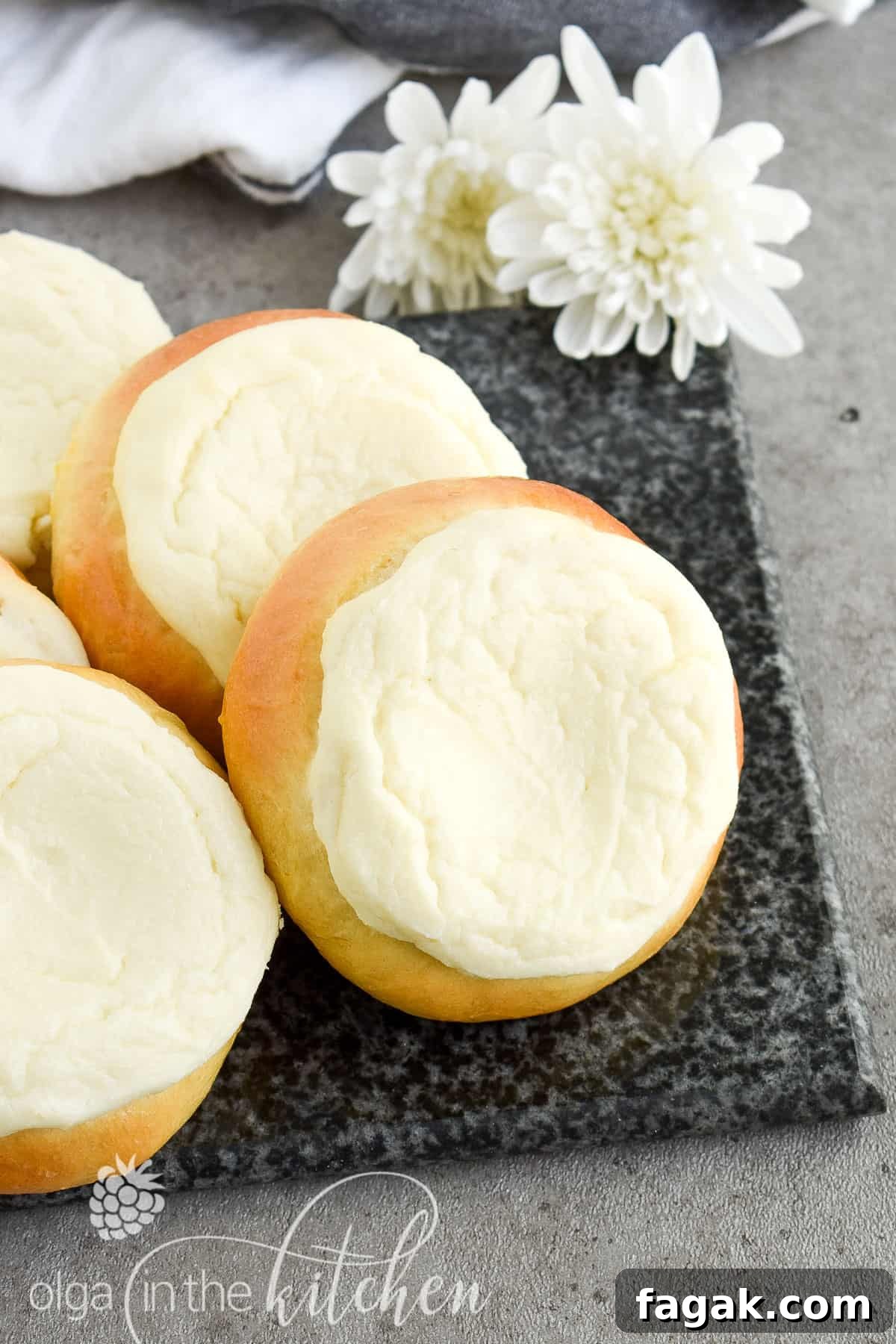 Sweet Cheese Filled Buns (Vatrushka Recipe): freezer-friendly, soft and fluffy sweet buns filled with smooth farmer’s cheese filling.