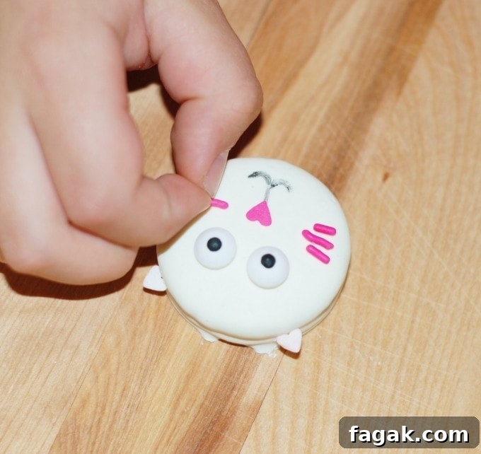 Easy Valentine Oreo Kitty Cat Cookies 