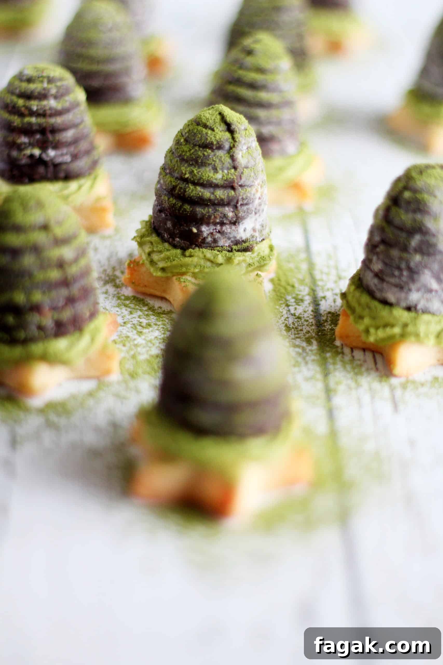 beehive cookies with matcha powder
